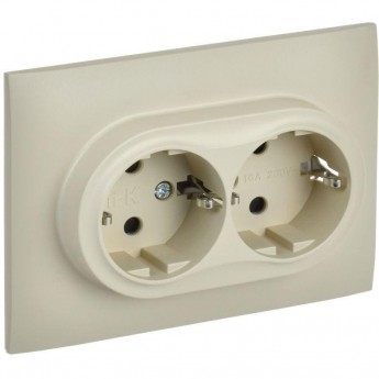 Розетка 2-постовая IEK SKANDY SK-R07B 16А с заземлением/защитные шторки, в сборе, бежевый SK-R24-16-K10-F